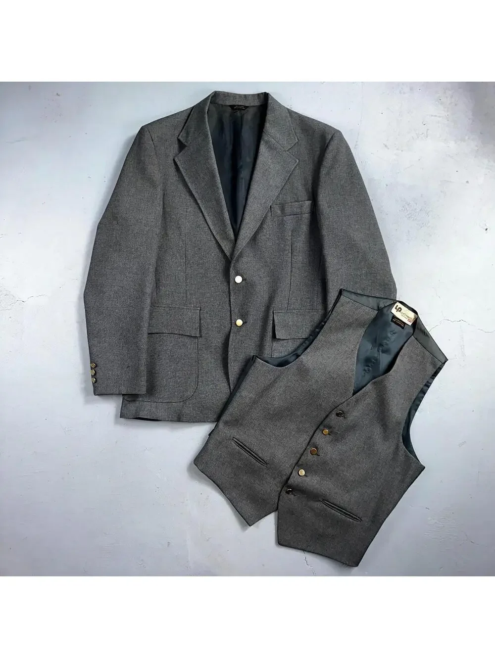 VTG Mens 2 PC Suit 44L Jacket Coat Vest Gray Levis Panatela Wool 80s